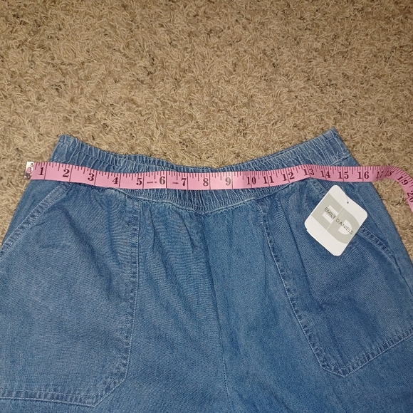 Emily Daniels Women's Blue Jean Chambray Pull On No Dawstring Sheeting Capri - Picture 5 of 9